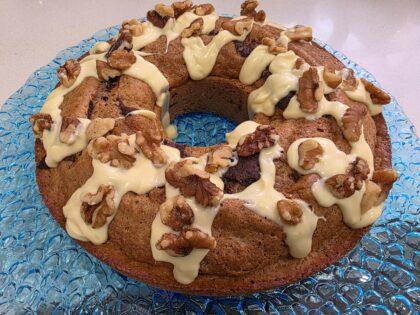 WHITE CHOCOLATE/PEANUT BUTTER COFFEE CAKE RING